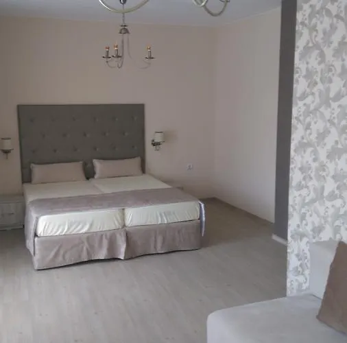 Adriya 게스트하우스 4*