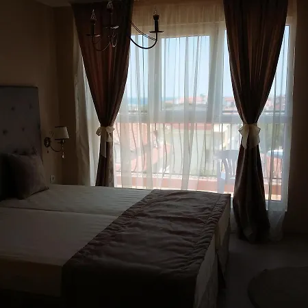 Adriya Guest house 4*